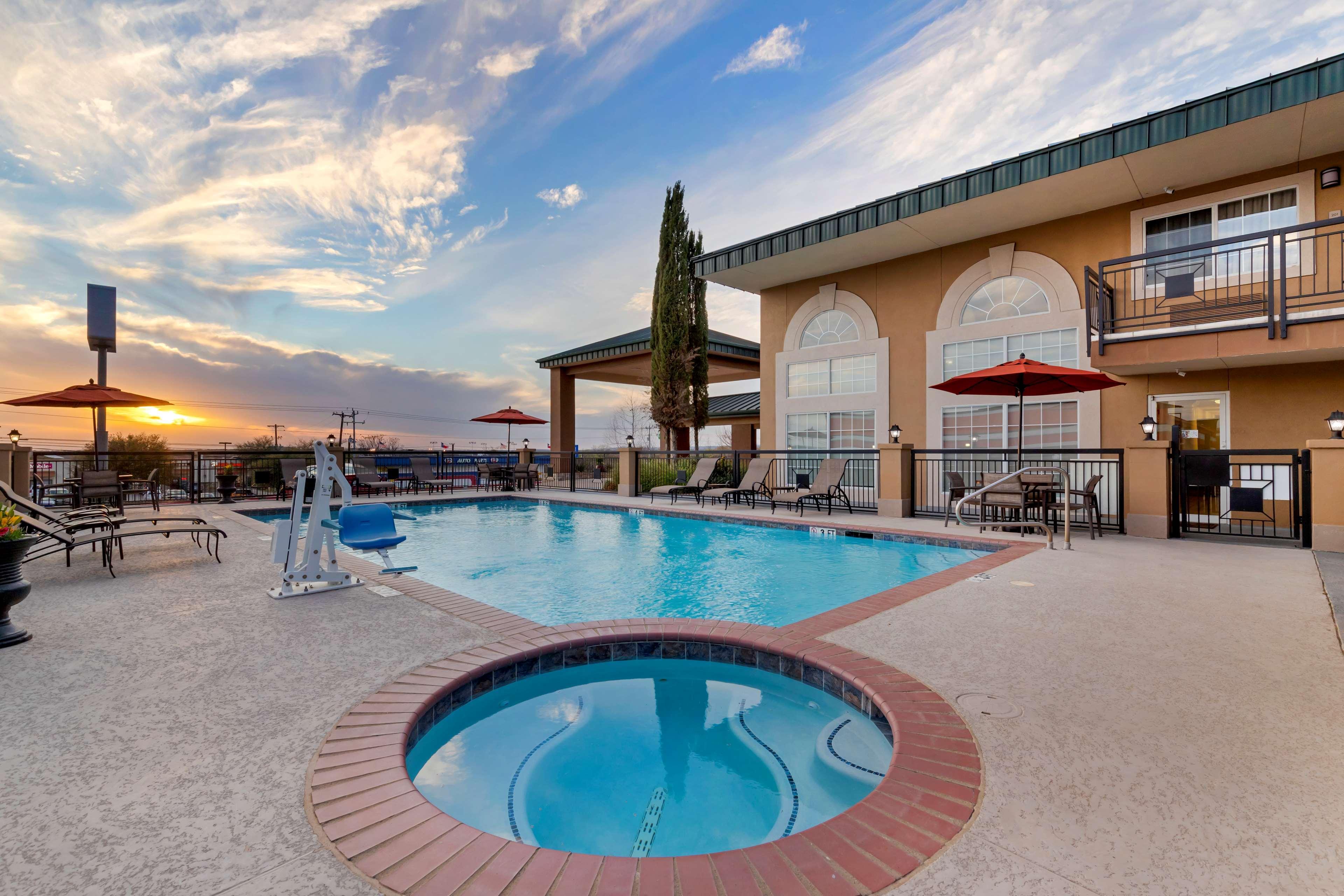 Best Western Marble Falls Inn Bagian luar foto