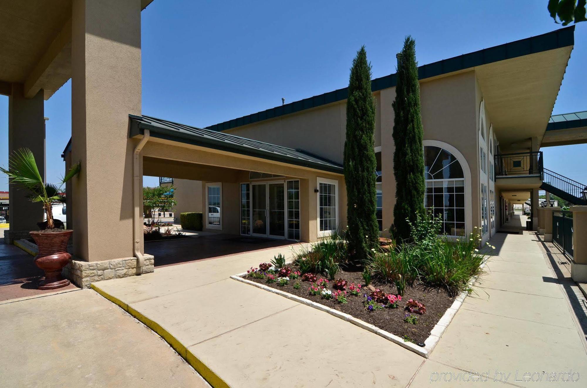 Best Western Marble Falls Inn Bagian luar foto